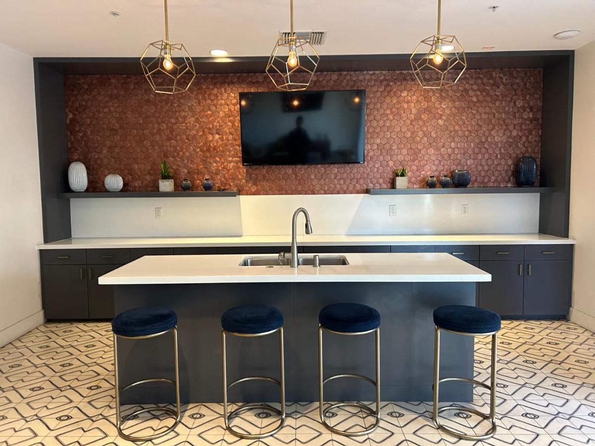 Luxury Apartment In Hollywood 로스앤젤레스 외부 사진