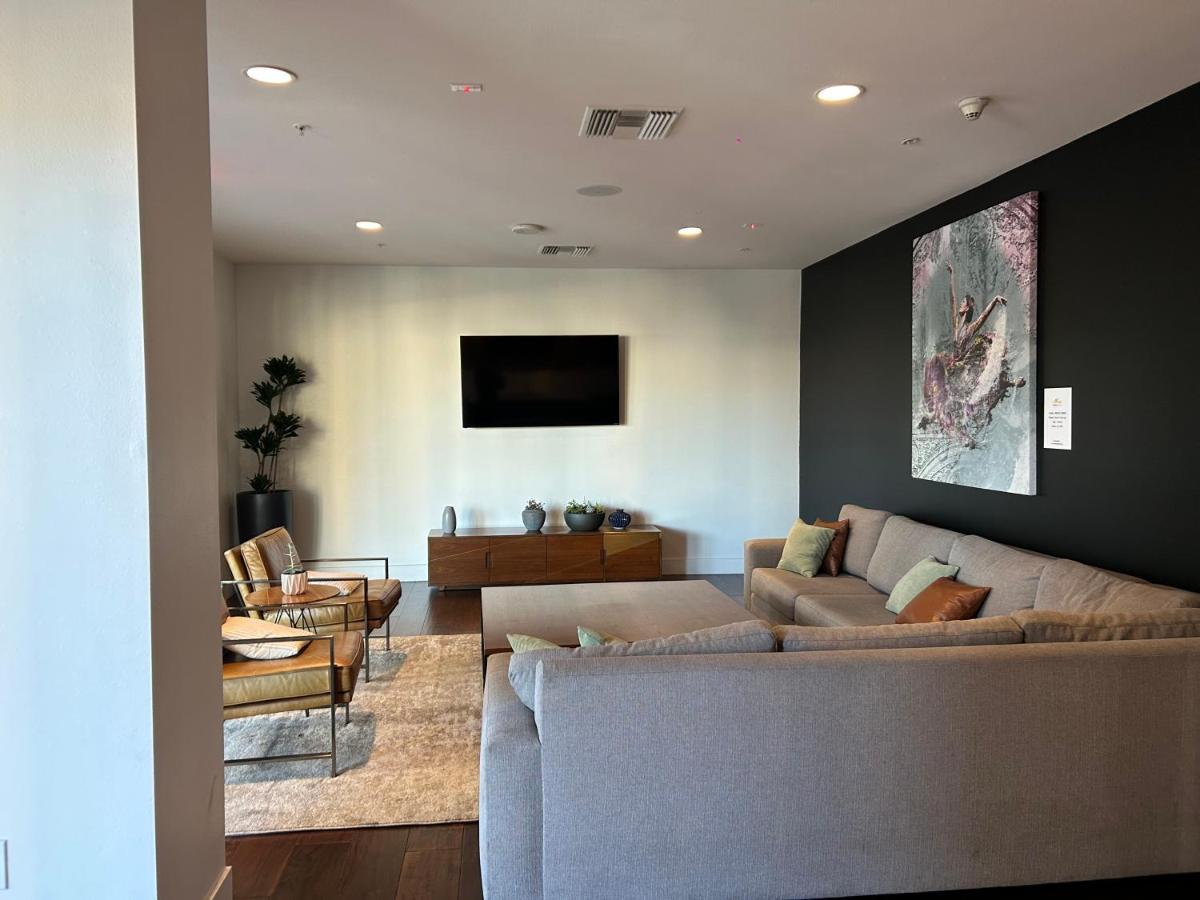 Luxury Apartment In Hollywood 로스앤젤레스 외부 사진